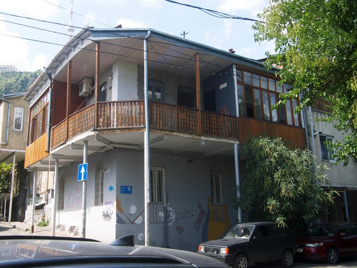 Friends Hostel Tbilisi Luaran gambar