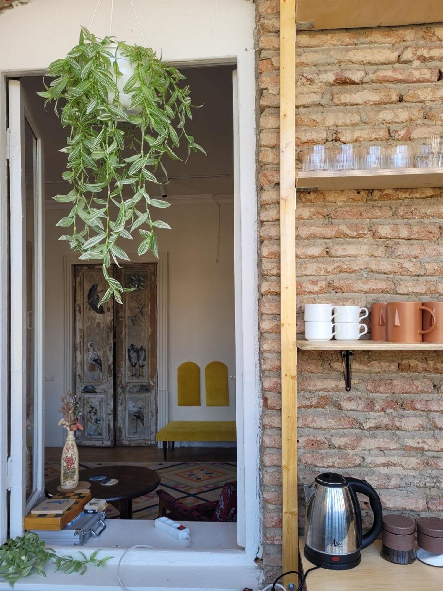 Friends Hostel Tbilisi Luaran gambar