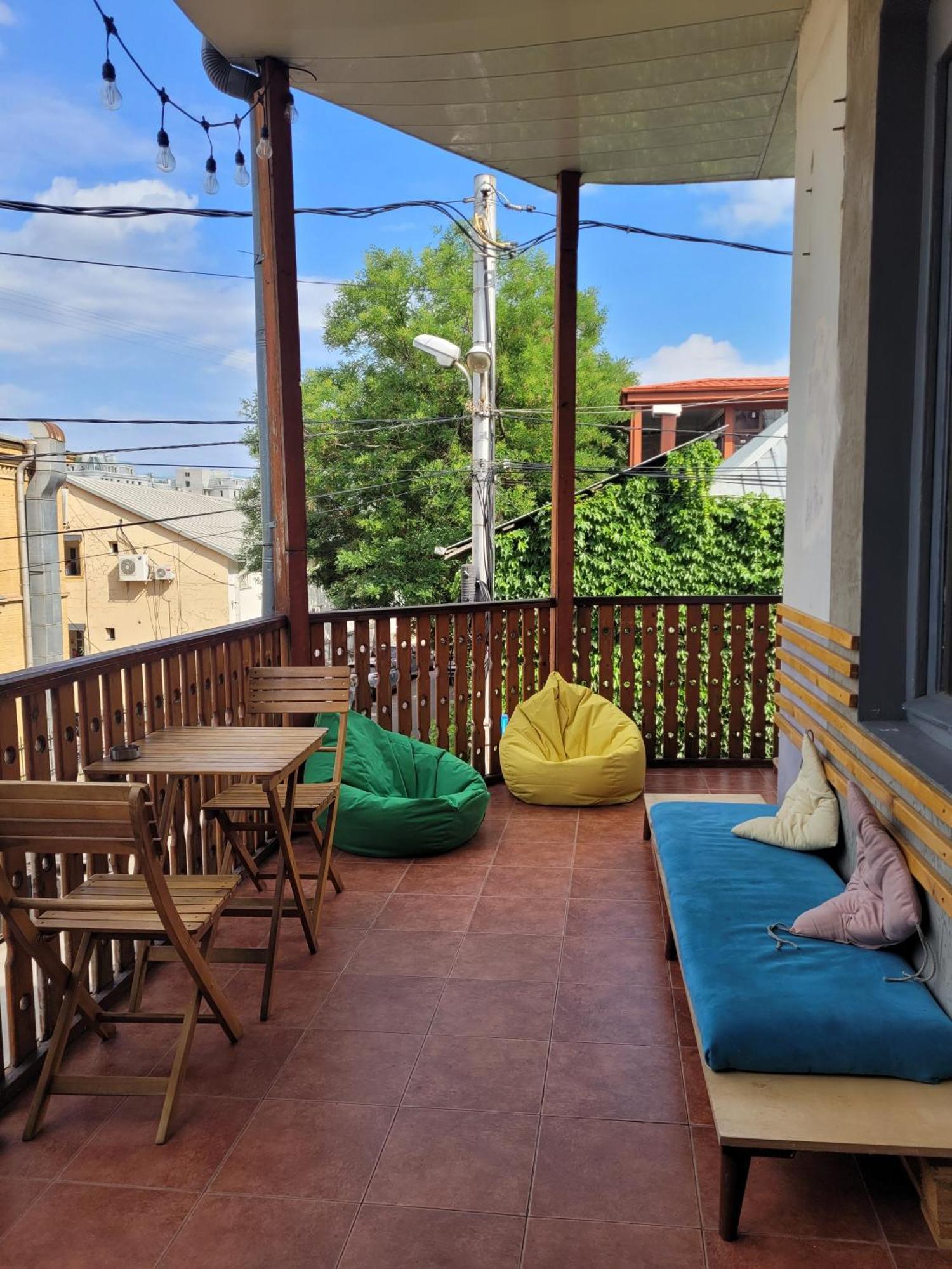 Friends Hostel Tbilisi Luaran gambar