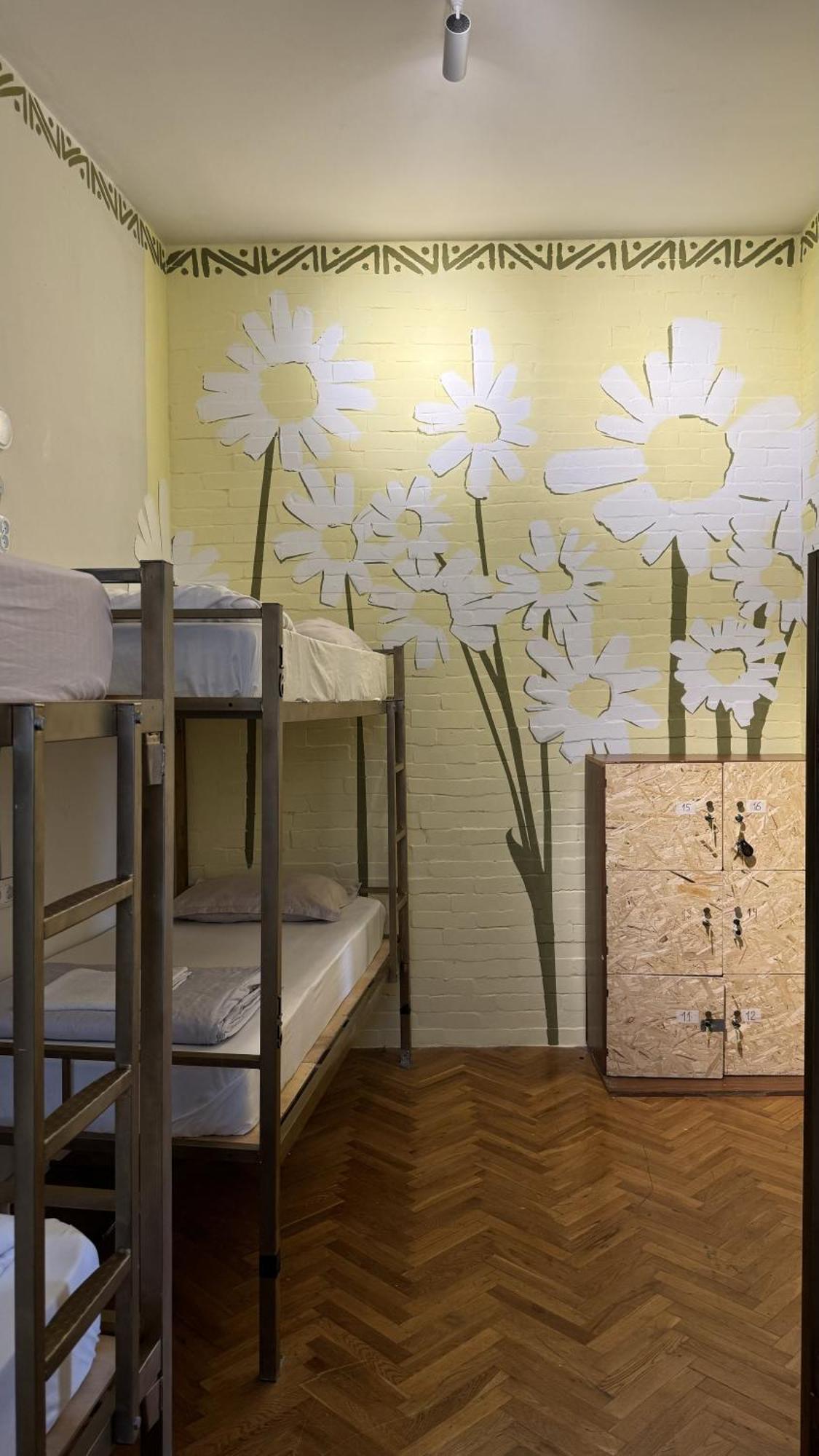 Friends Hostel Tbilisi Luaran gambar